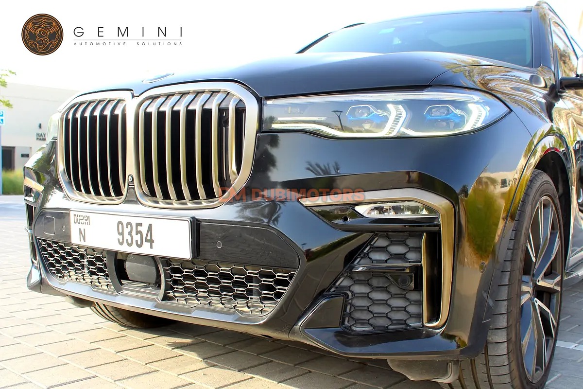 2021 BMW X7 M50i for Sale in Dubai, photo 5 of 17