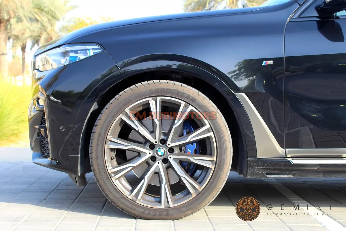 2021 BMW X7 M50i for Sale in Dubai, photo 7 of 17