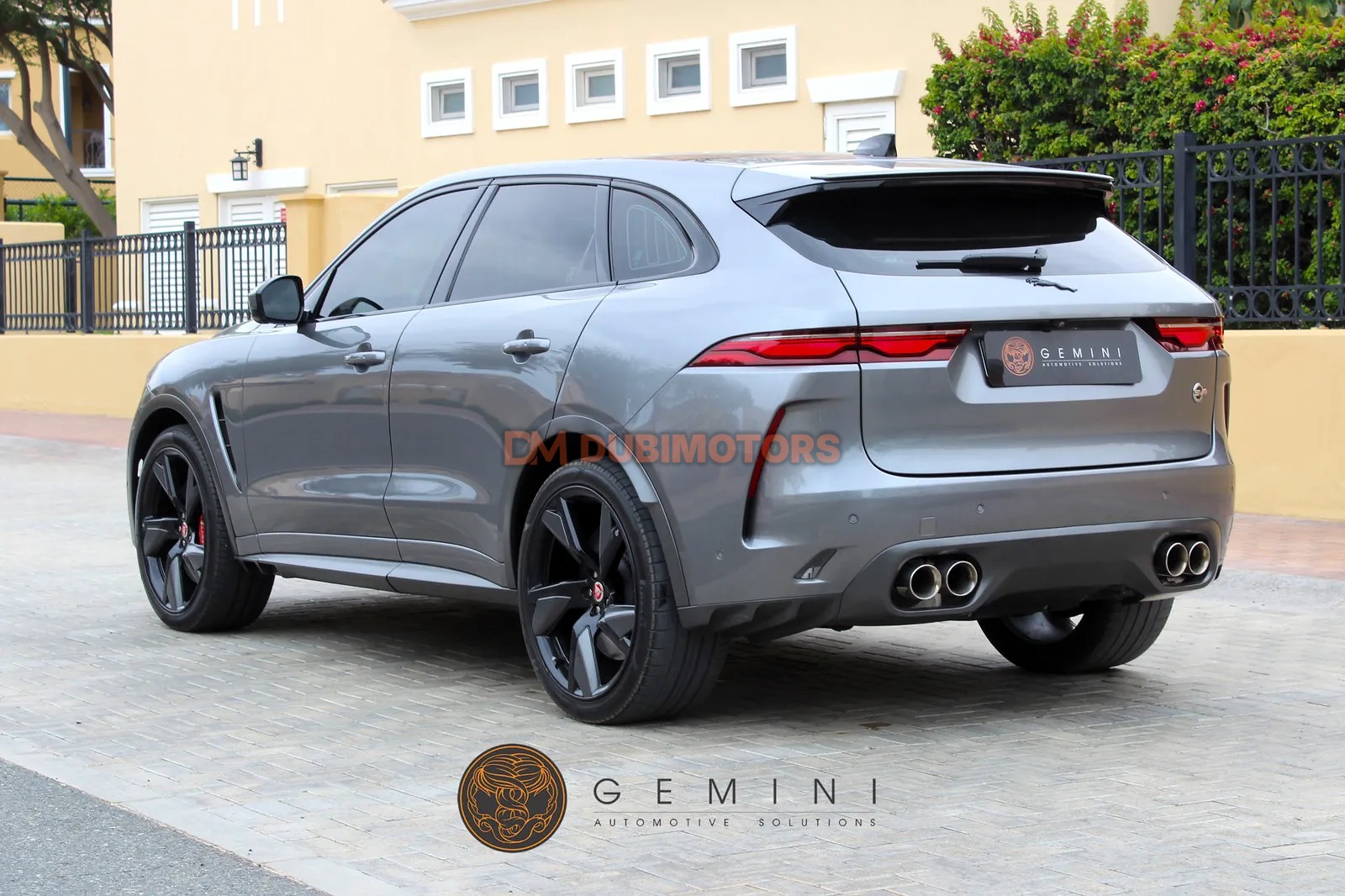2021 Jaguar F-Pace SVR for Sale in Dubai, photo 1 of 17