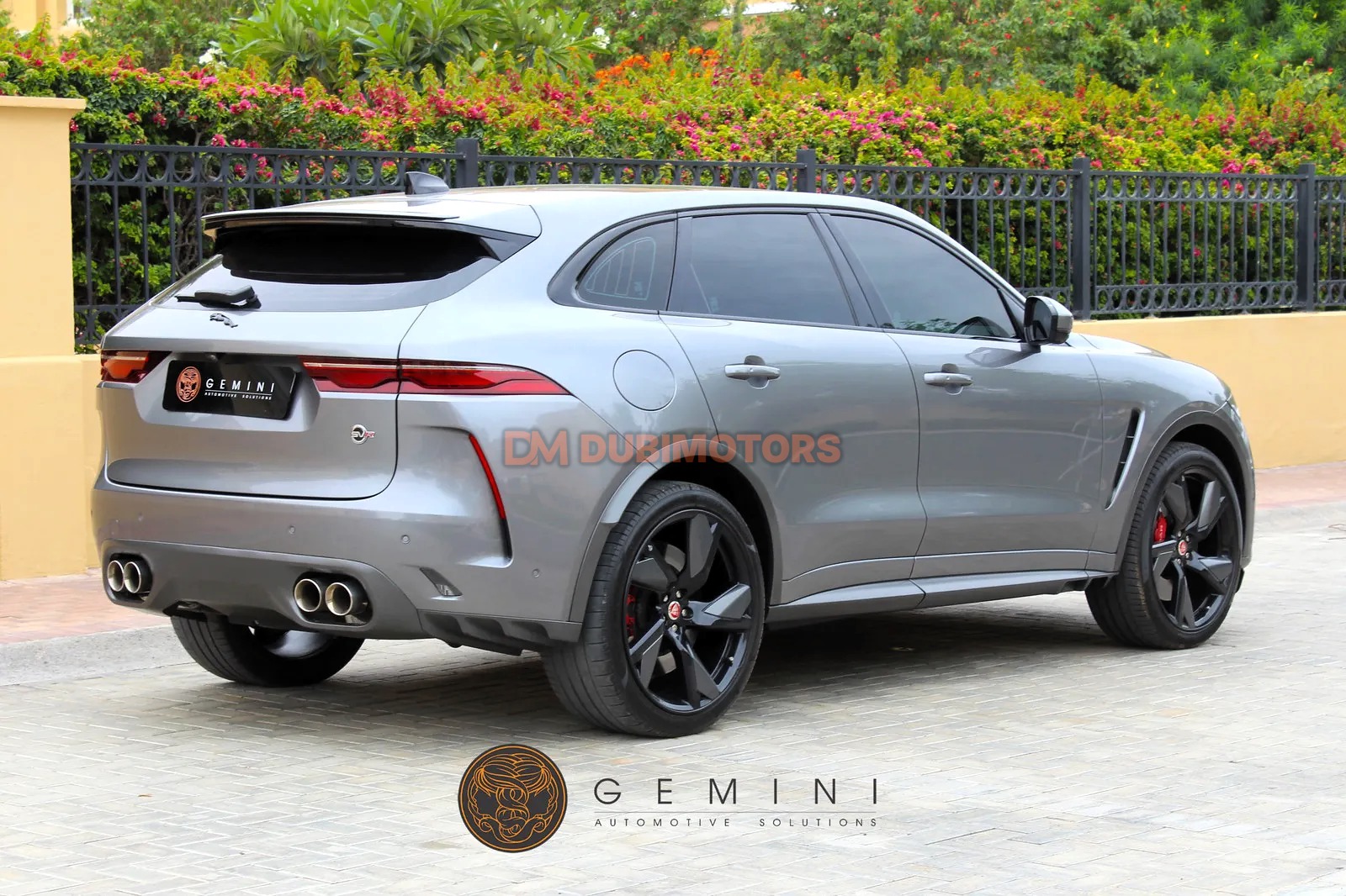 2021 Jaguar F-Pace SVR for Sale in Dubai, photo 6 of 17