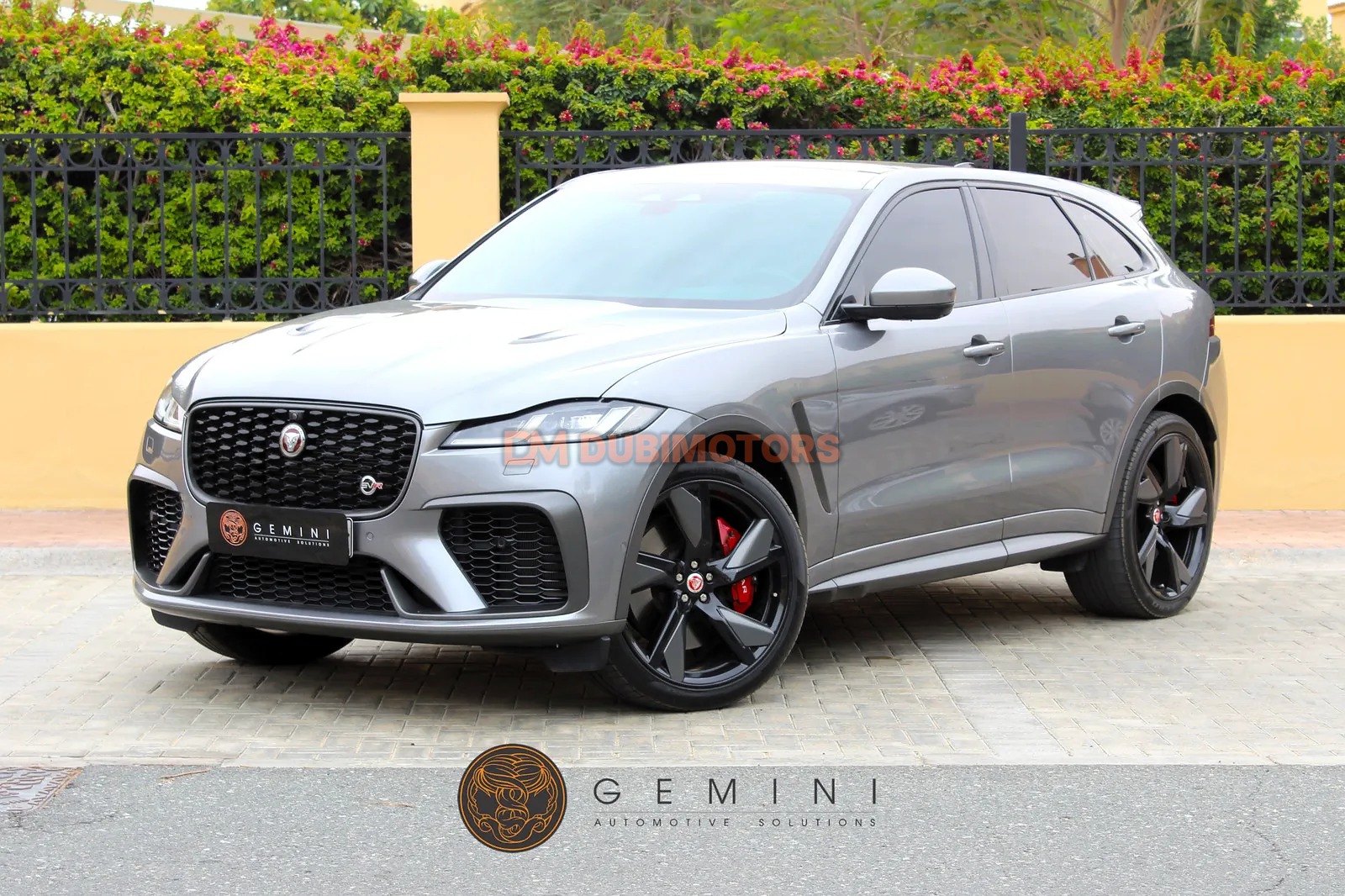 2021 Jaguar F-Pace SVR for Sale in Dubai, photo 11 of 17