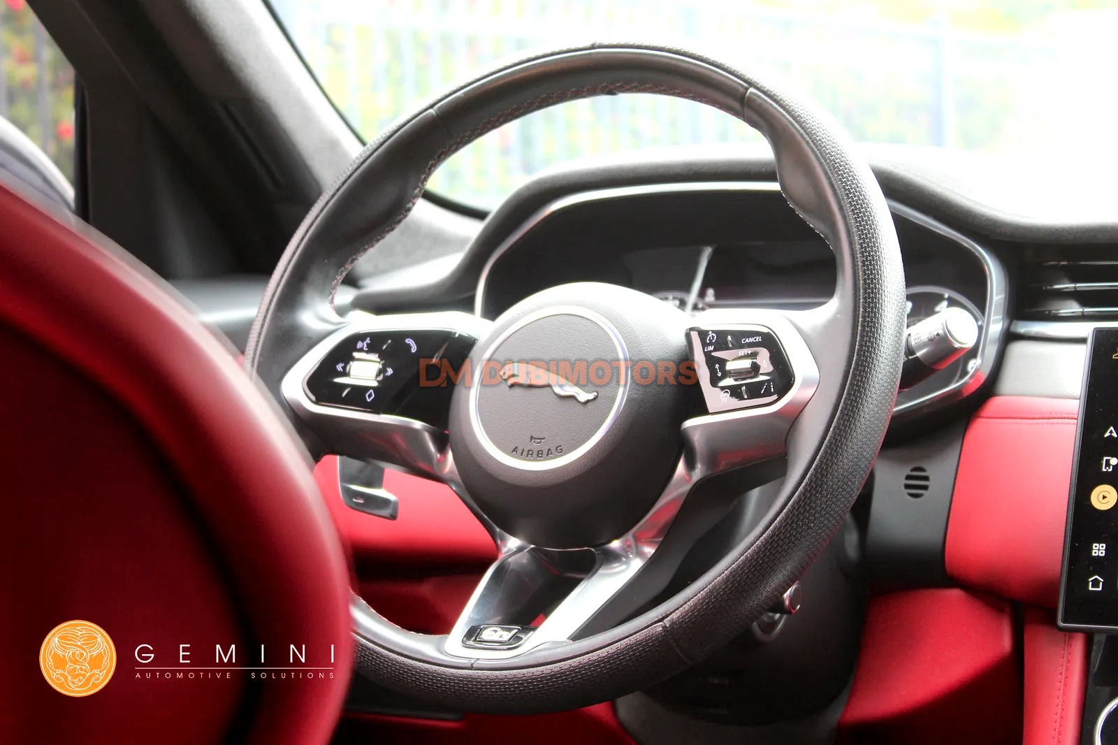 2021 Jaguar F-Pace SVR for Sale in Dubai, photo 13 of 17