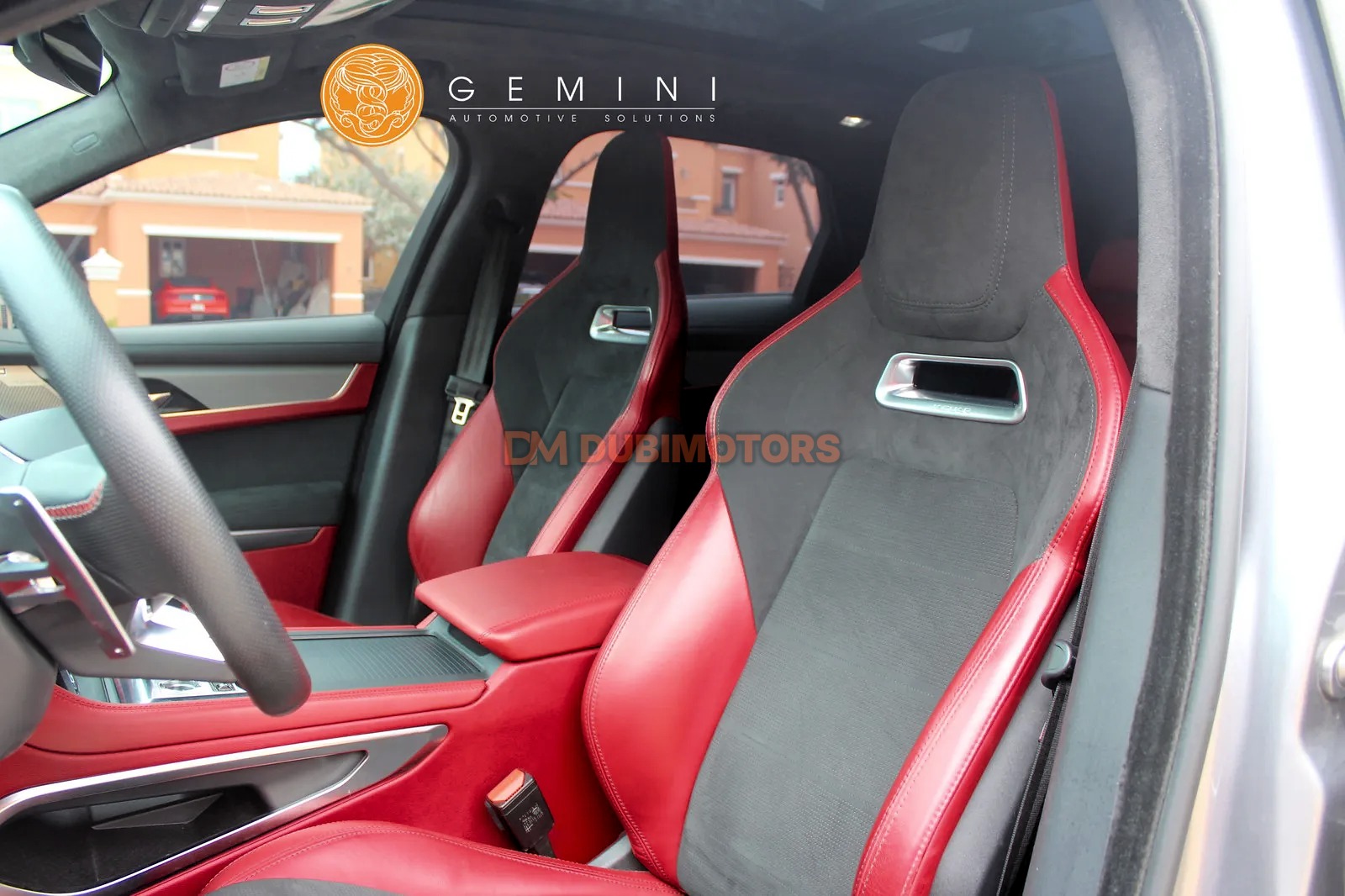 2021 Jaguar F-Pace SVR for Sale in Dubai, photo 14 of 17