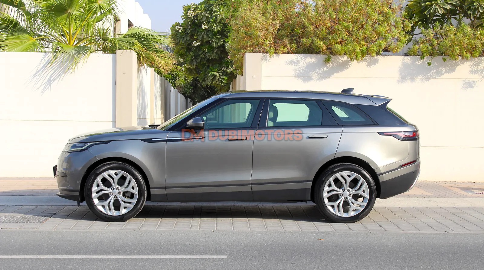 2018 Land Rover Range Rover Velar SE, photo 2 of 14