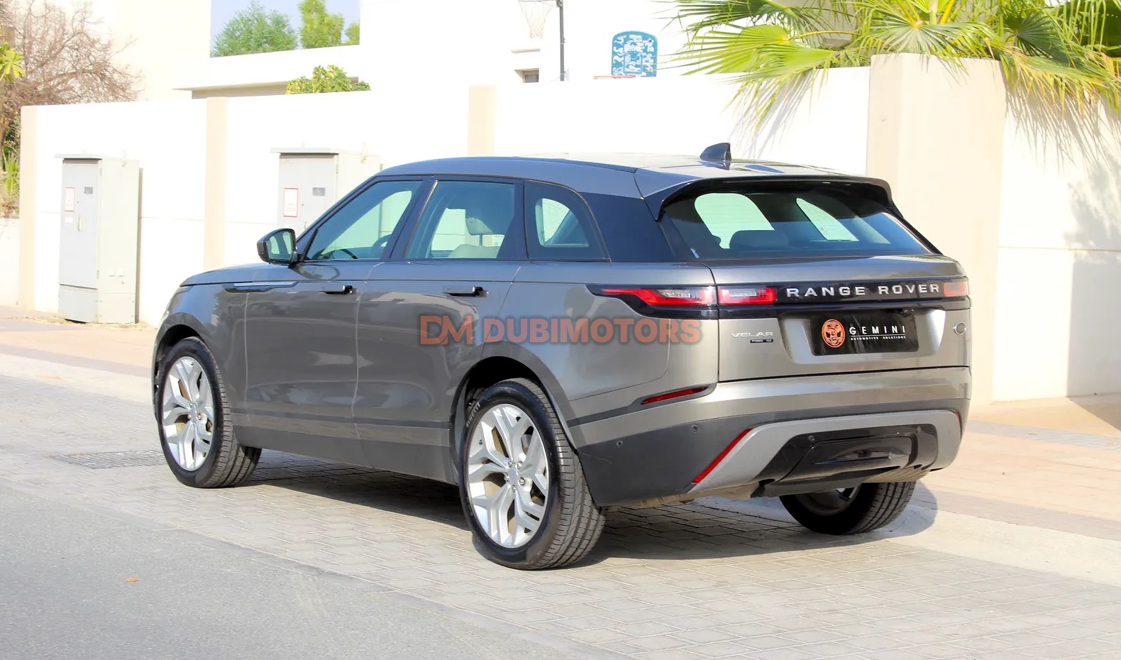 2018 Land Rover Range Rover Velar SE, photo 4 of 14