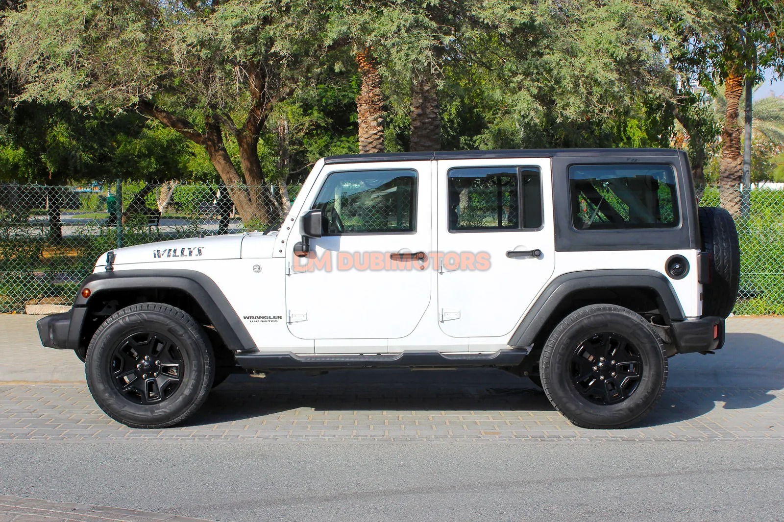 2017 Jeep Wrangler Sport for Sale in Dubai, photo 2 of 14