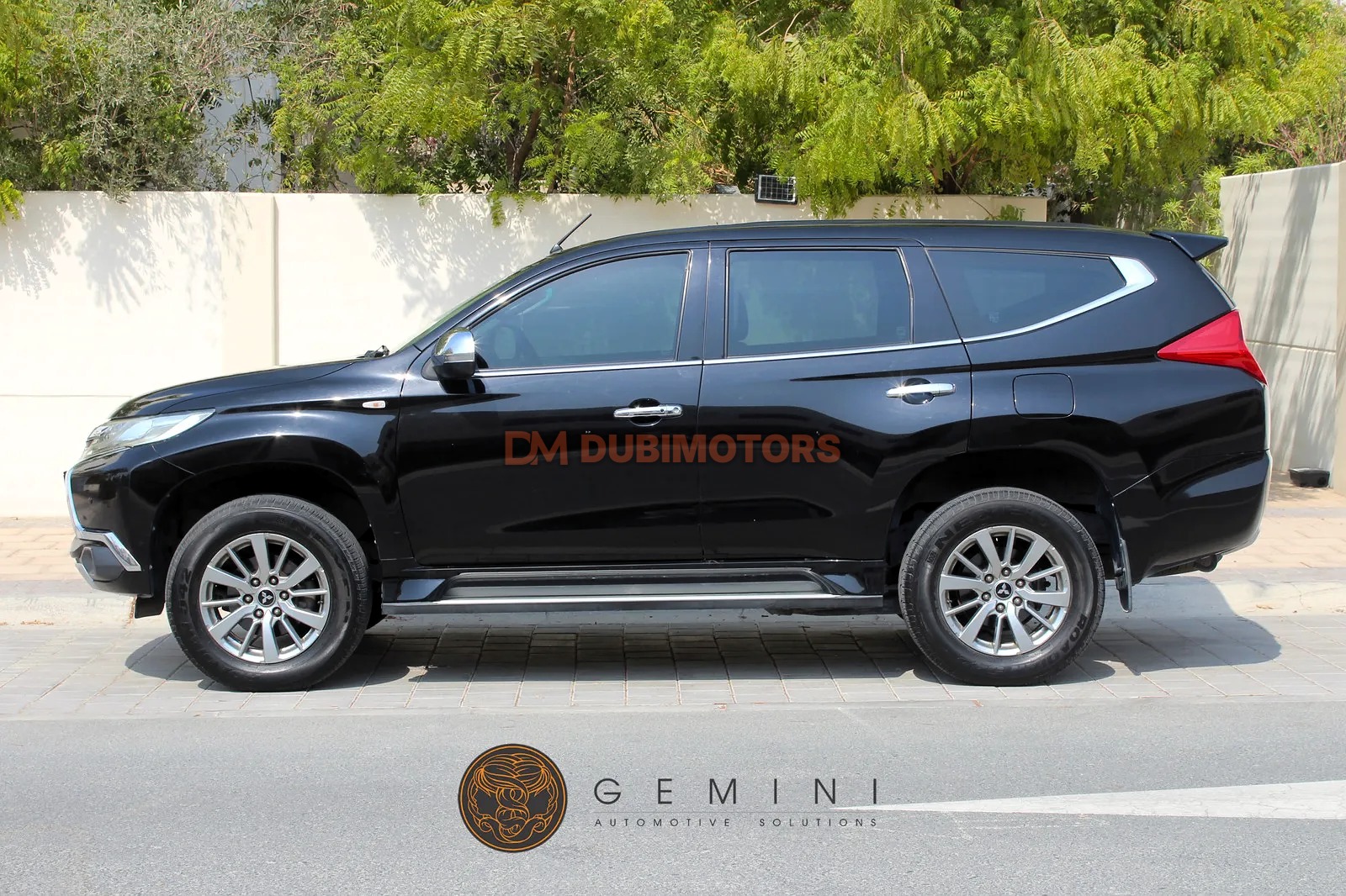 2019 Mitsubishi Montero Sport, photo 4 of 17