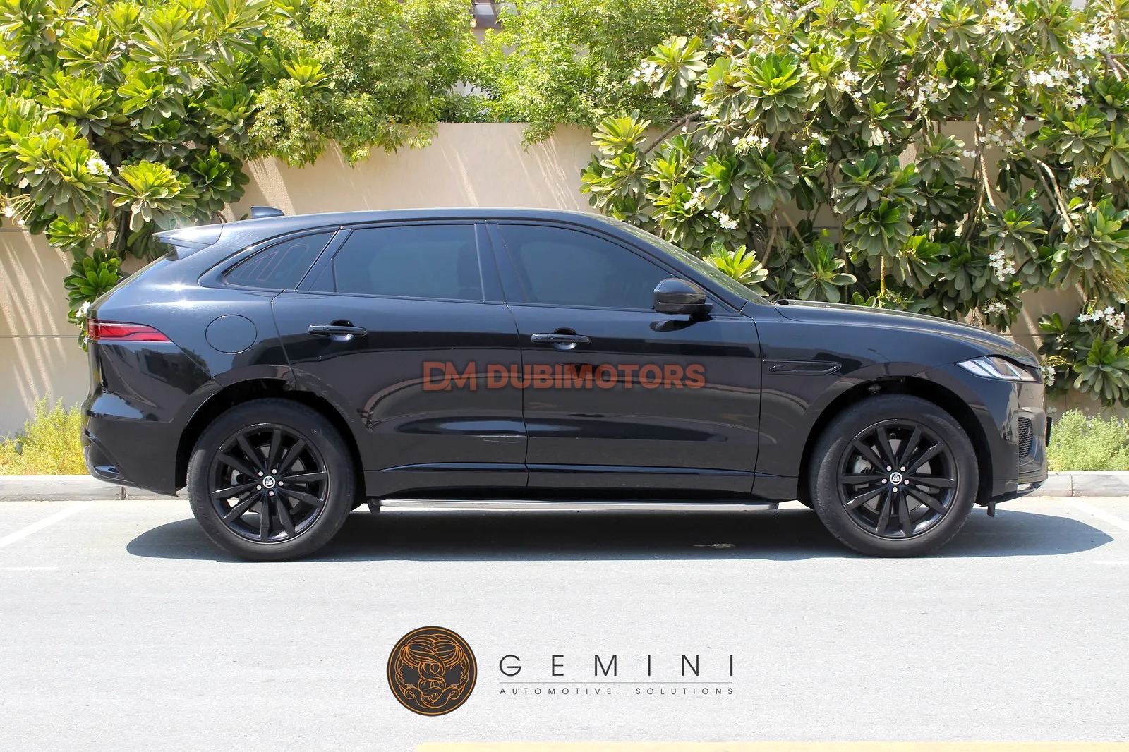 2024 Jaguar F-Pace R-Dynamic SE, photo 3 of 16
