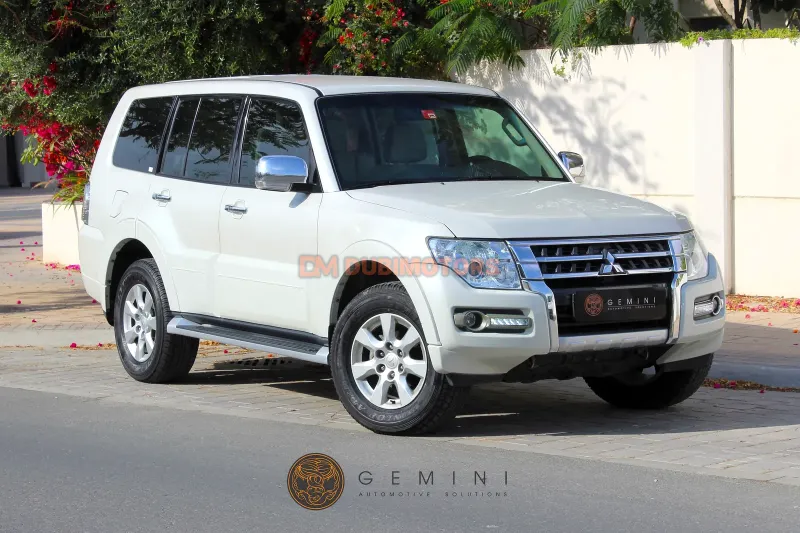 2017 Mitsubishi Pajero GLS for Sale in Dubai