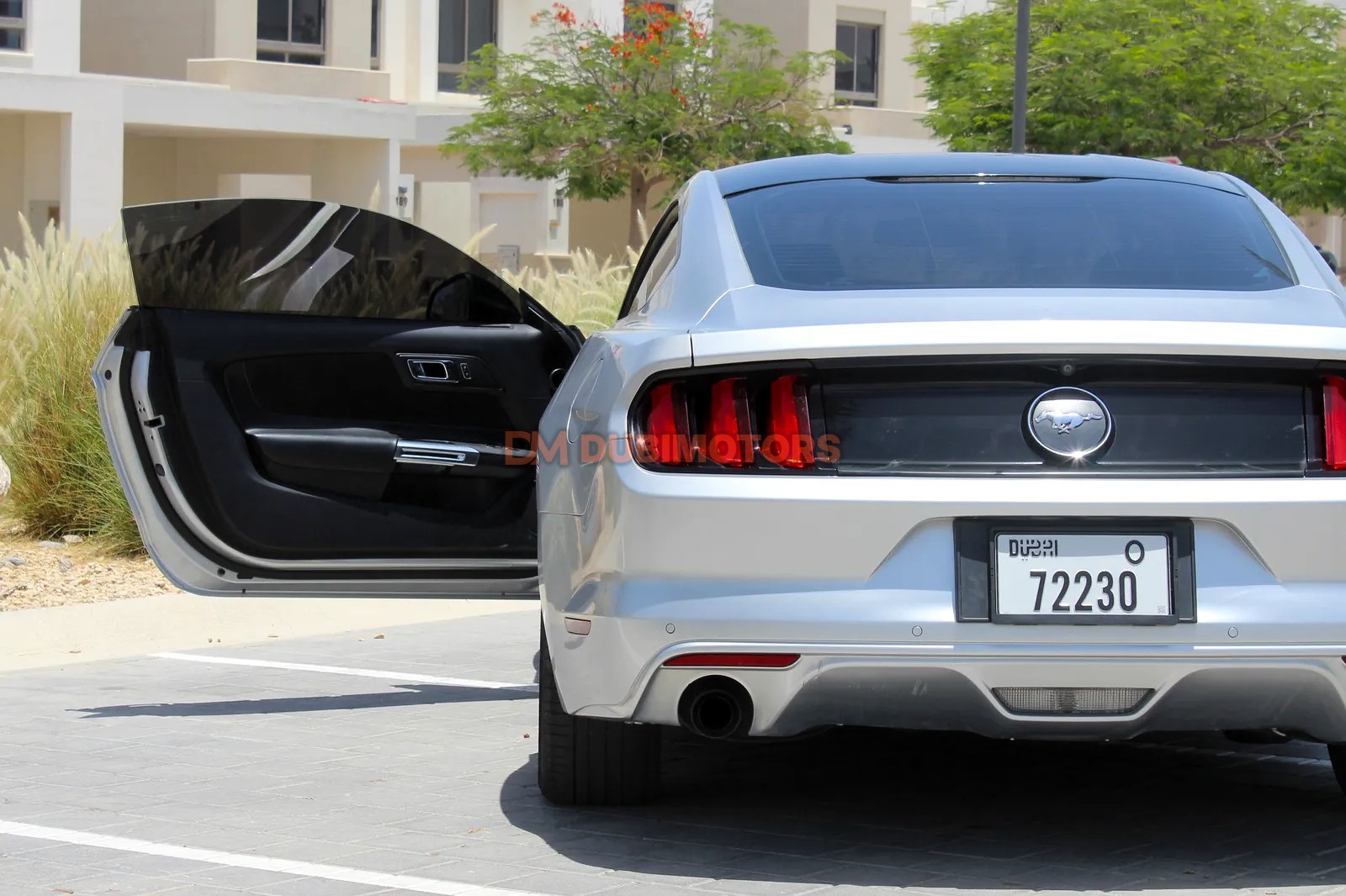 2015 Ford Mustang V6 Coupe for Sale in Dubai, photo 6 of 15