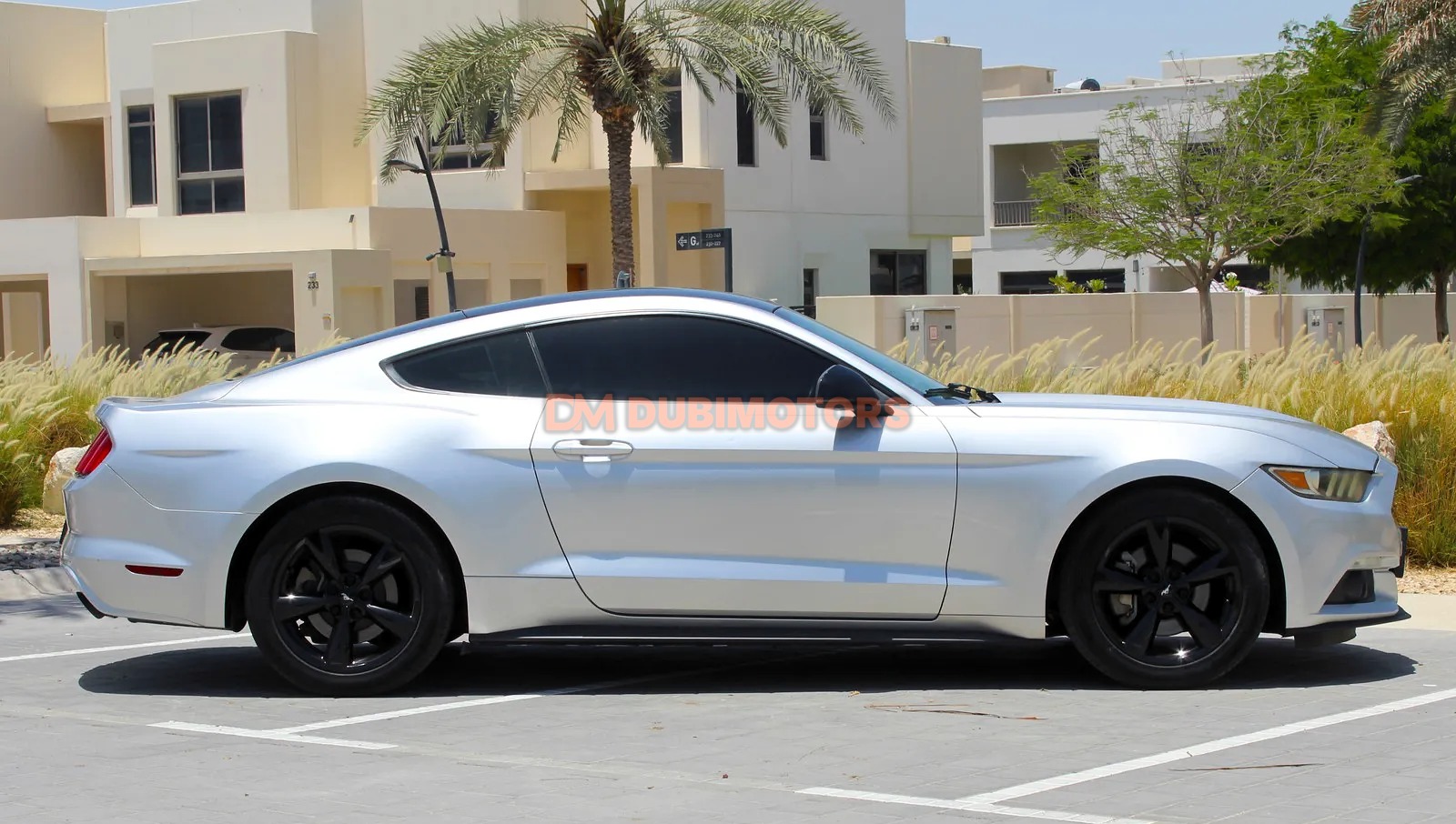 2015 Ford Mustang V6 Coupe for Sale in Dubai, photo 10 of 15