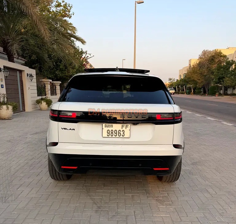 2025 Land Rover Range Rover Velar SE for Sale in Dubai, photo 5 of 17