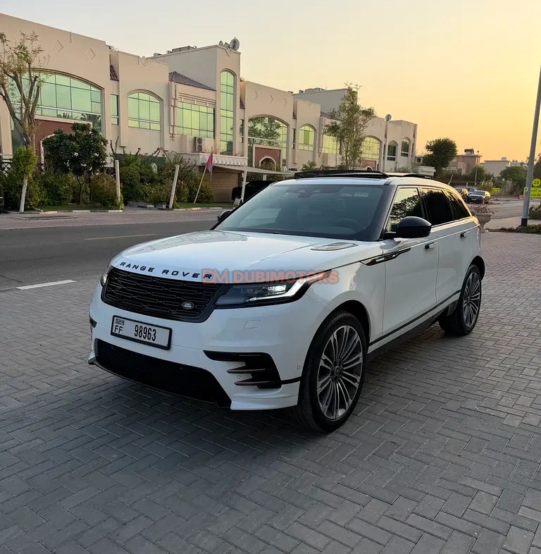 2025 Land Rover Range Rover Velar SE for Sale in Dubai, photo 9 of 17