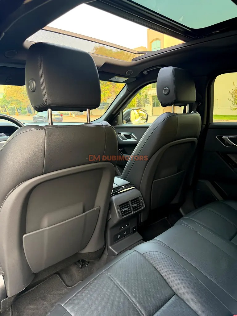 2025 Land Rover Range Rover Velar SE for Sale in Dubai, photo 15 of 17