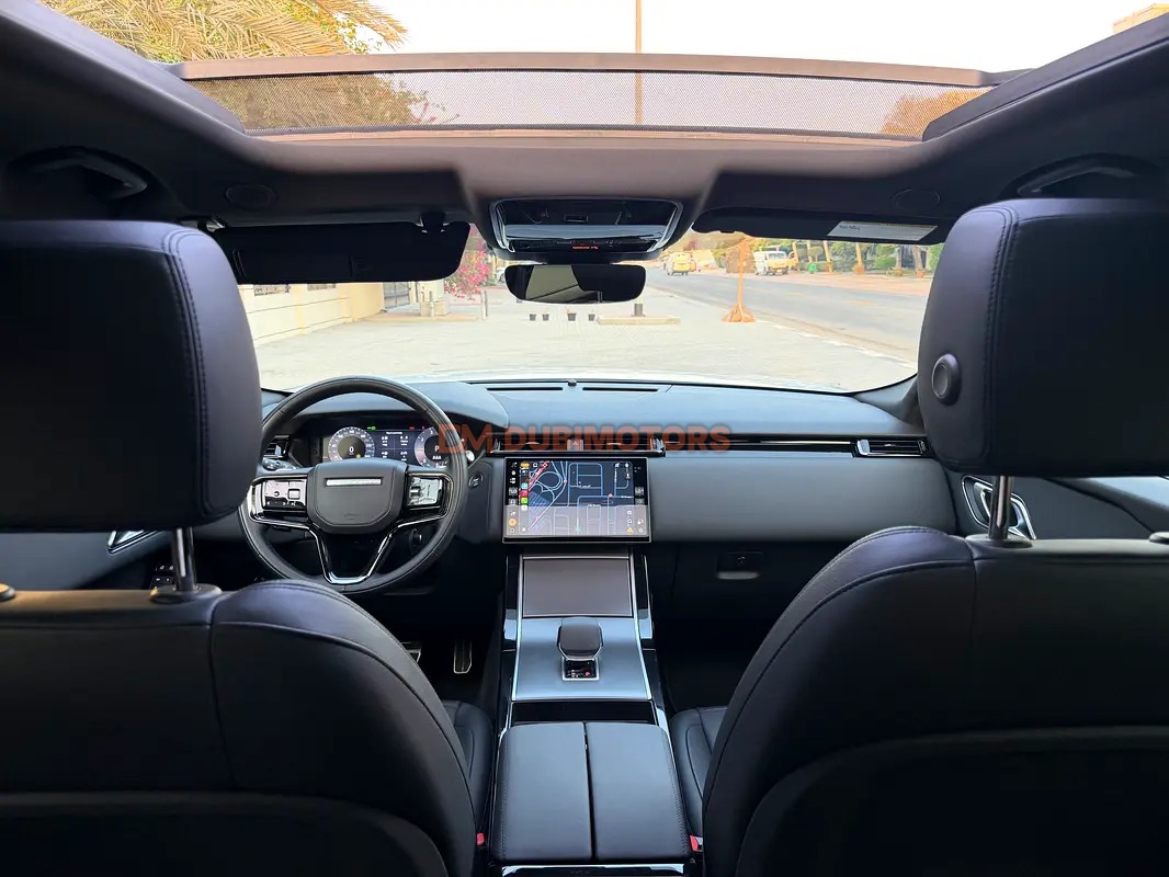 2025 Land Rover Range Rover Velar SE for Sale in Dubai, photo 16 of 17