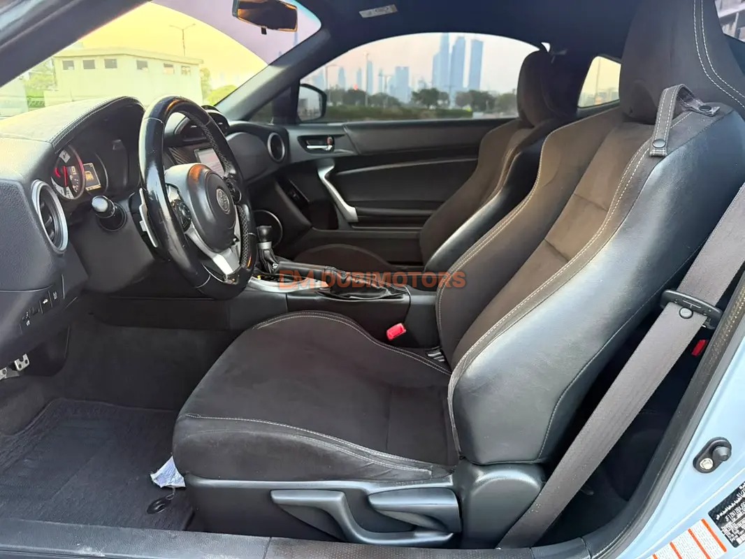2018 Toyota 86 VTX for Sale in Dubai, photo 12 of 13