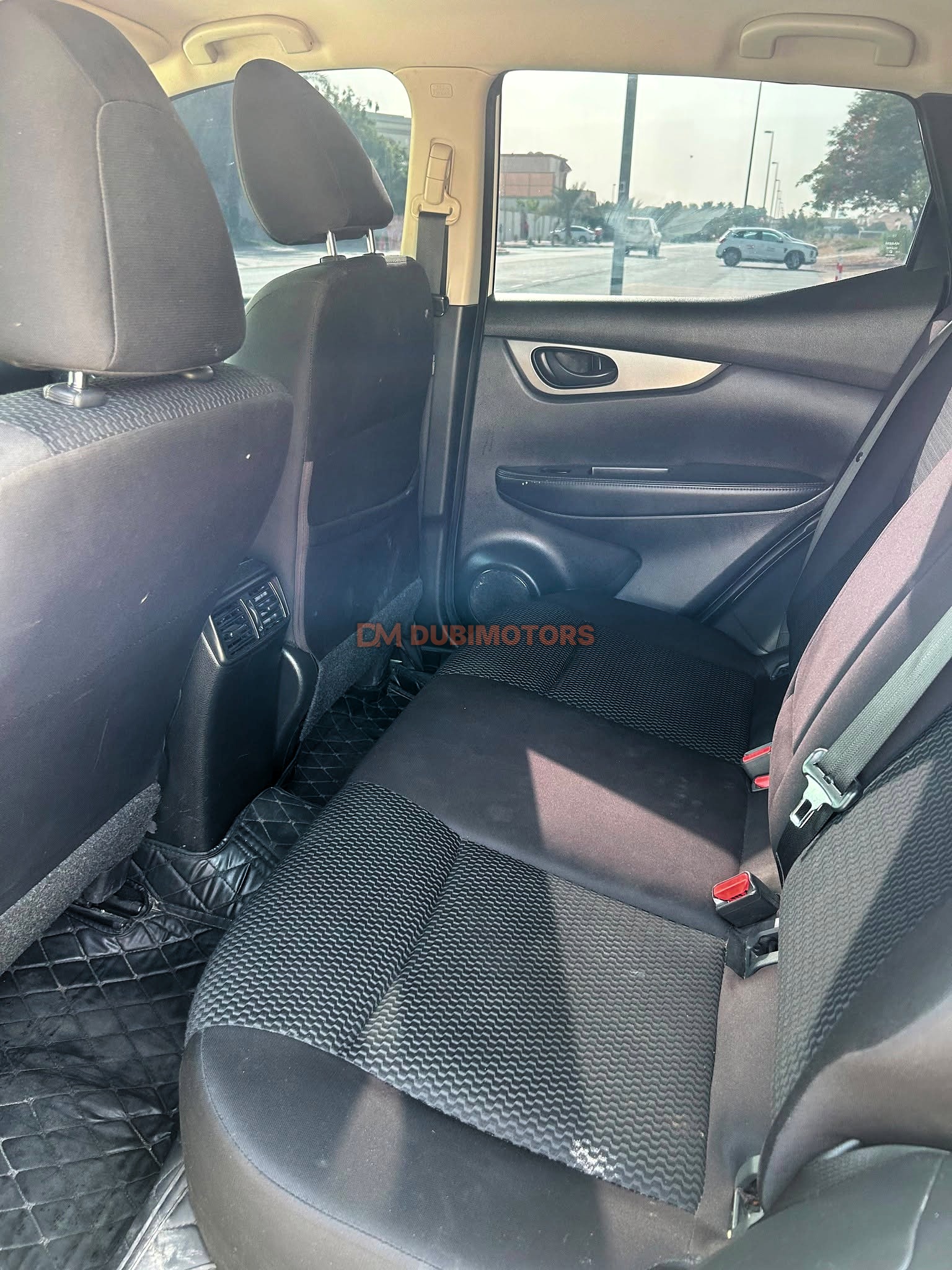 2019 Nissan Rogue S for Sale in Dubai, photo 10 of 11