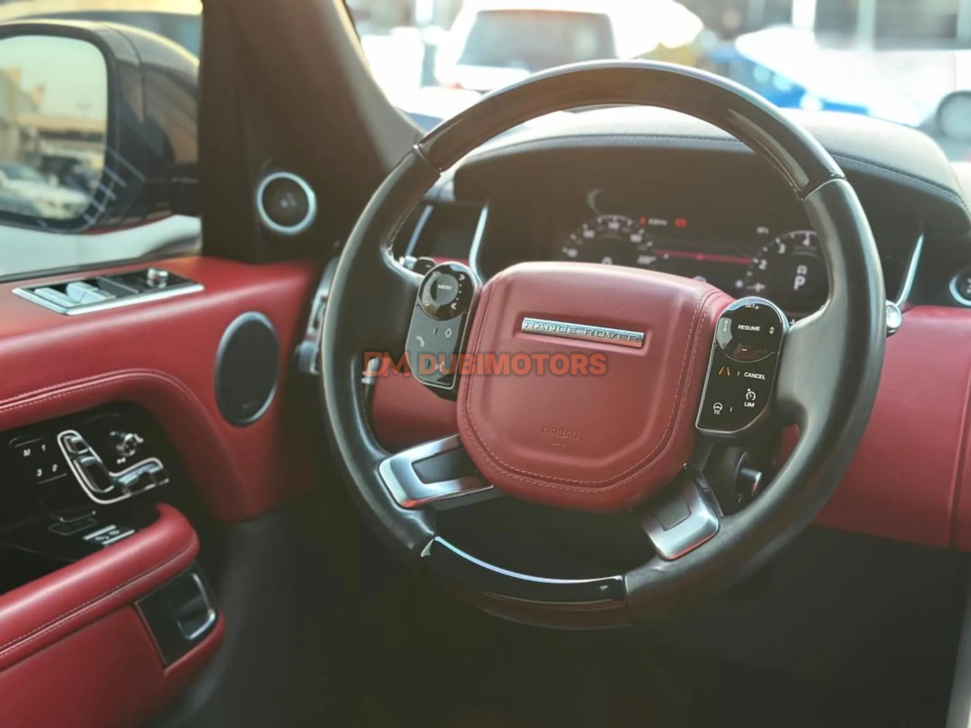 2020 Land Rover Range Rover Vogue SE for Sale in Sharjah, photo 12 of 16