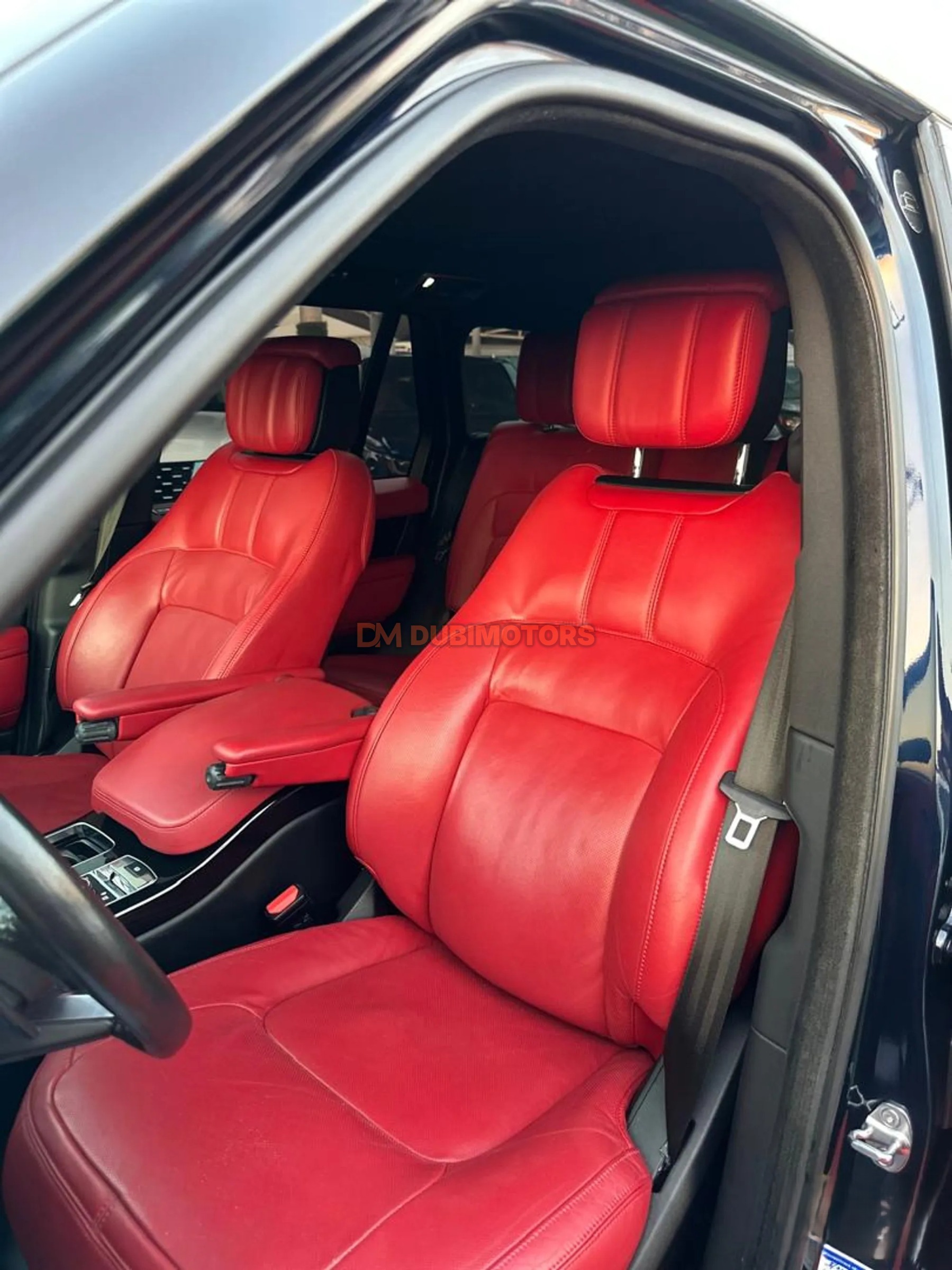 2020 Land Rover Range Rover Vogue SE for Sale in Sharjah, photo 16 of 16