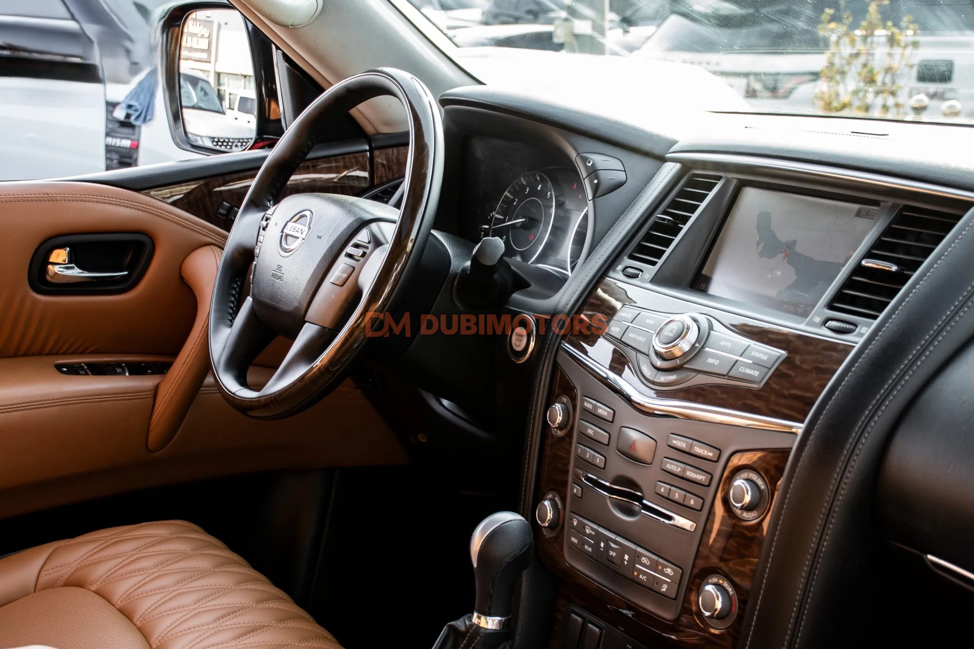 2018 Nissan Patrol Platinum for Sale in Sharjah, photo 14 of 16