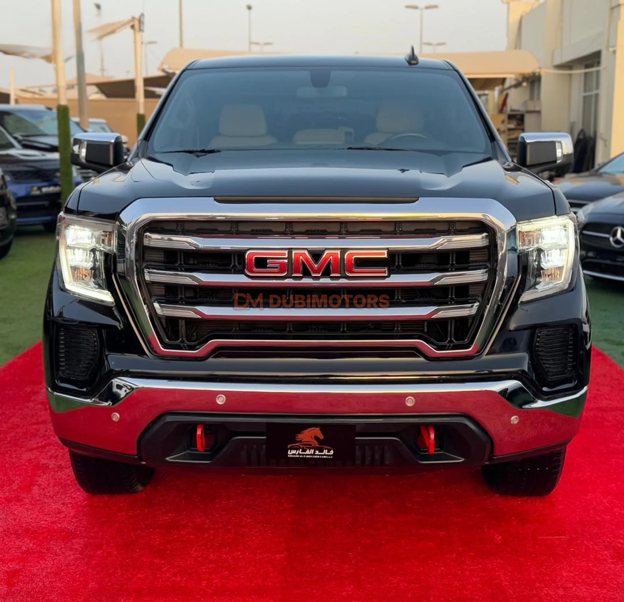 2020 GMC Sierra 1500 SLE for Sale in Sharjah, photo 2 of 10