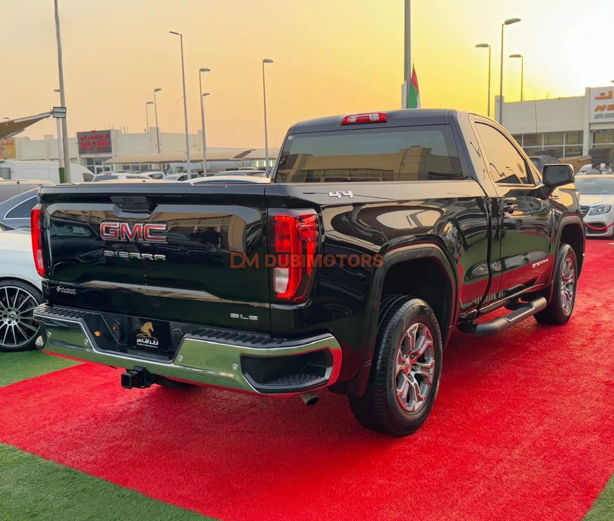 2020 GMC Sierra 1500 SLE for Sale in Sharjah, photo 6 of 10