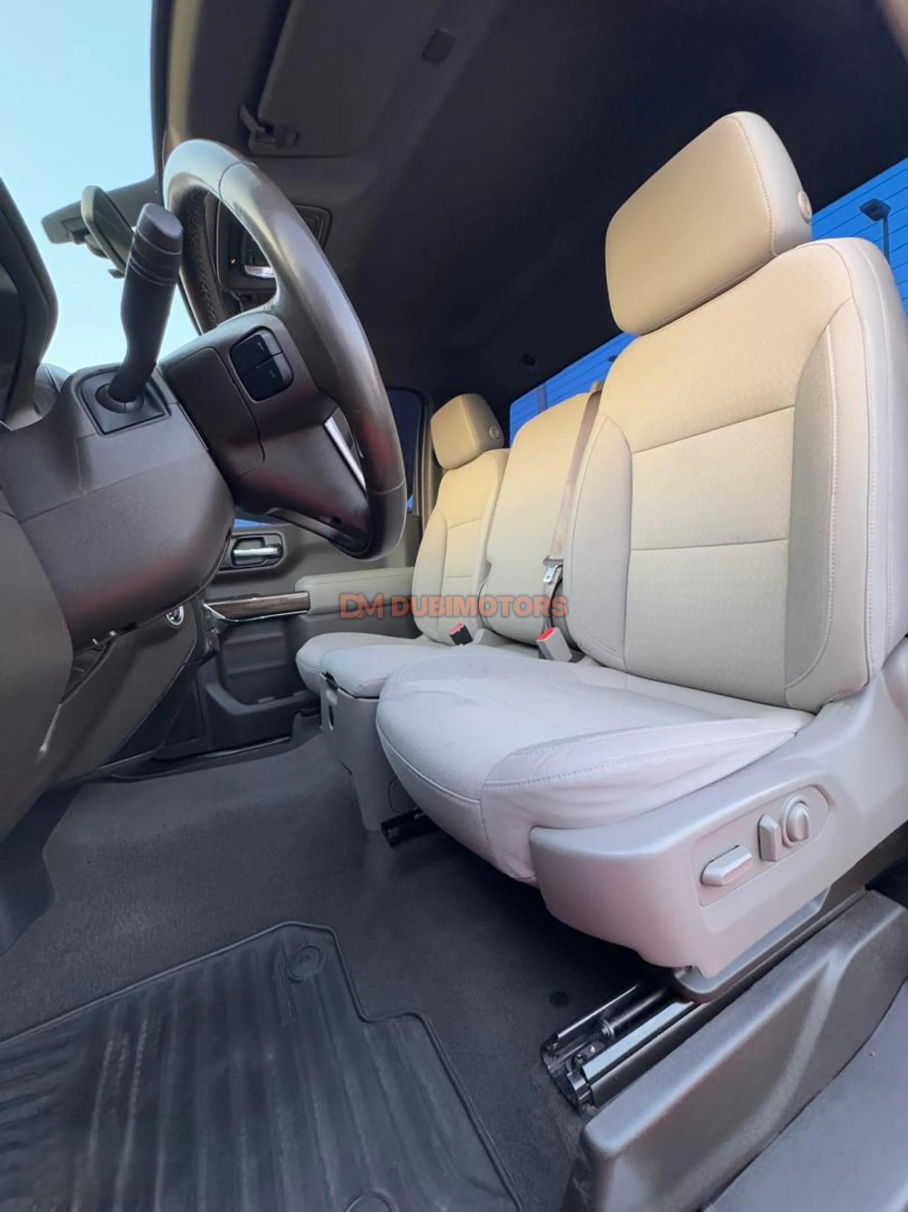 2020 GMC Sierra 1500 SLE for Sale in Sharjah, photo 8 of 10