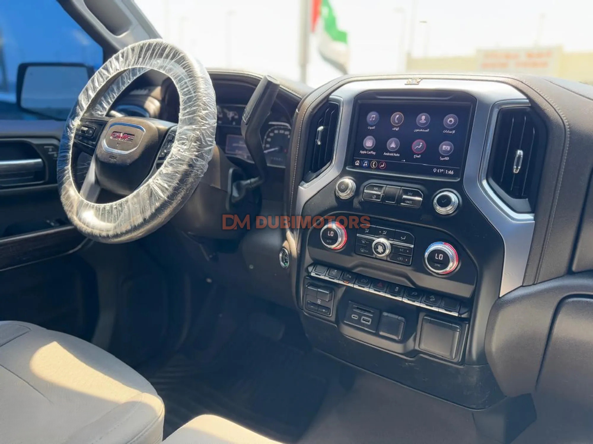 2020 GMC Sierra 1500 SLE for Sale in Sharjah, photo 9 of 10