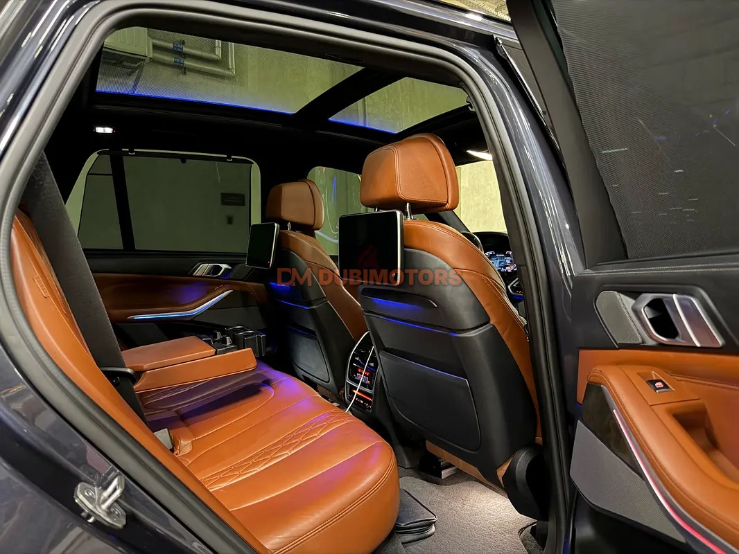 2022 BMW X5 xDrive50i M Sport for Sale in Dubai, photo 9 of 17