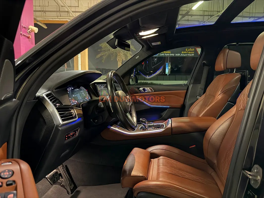 2022 BMW X5 xDrive50i M Sport for Sale in Dubai, photo 14 of 17