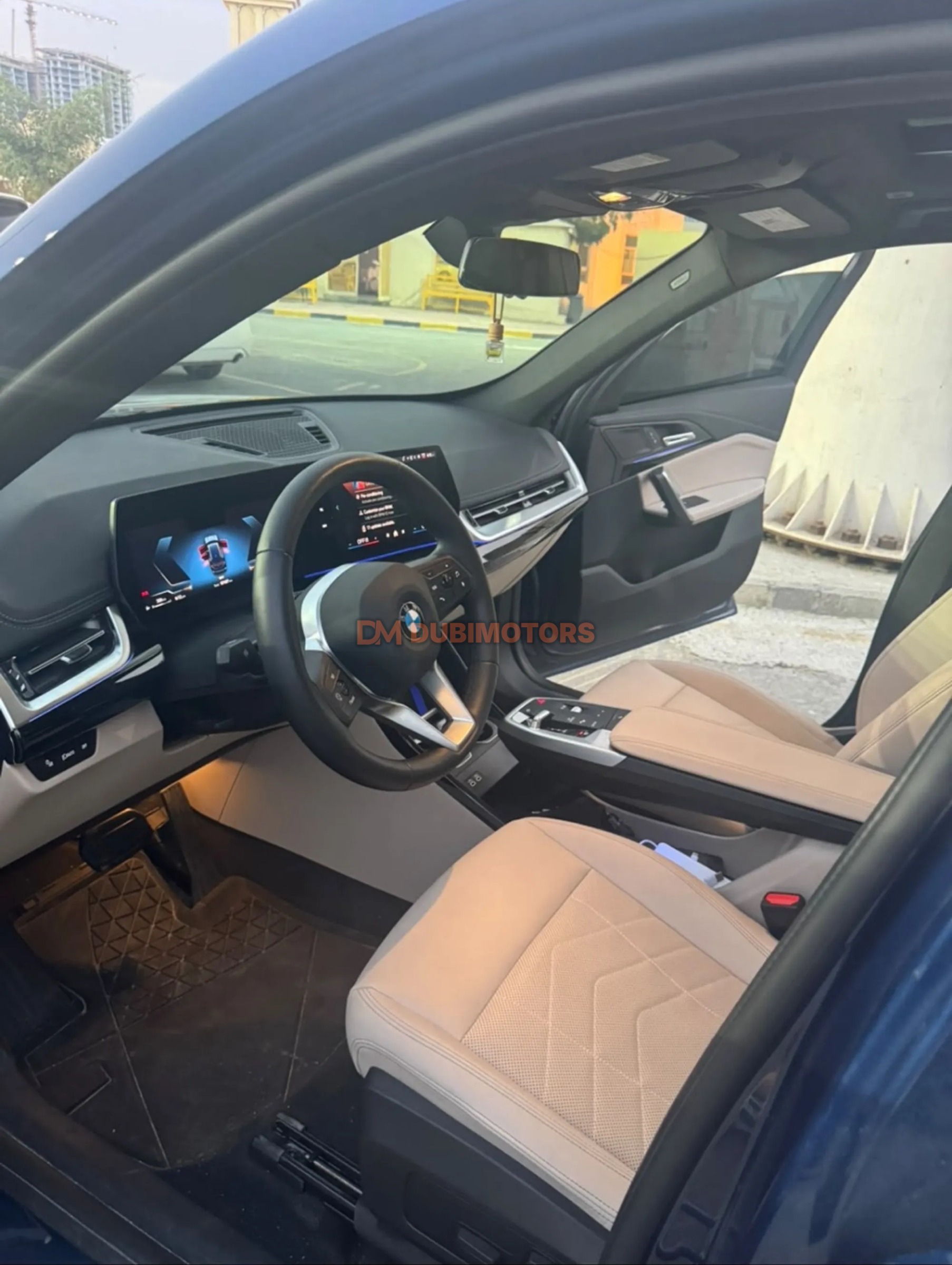 2025 BMW X1 xDrive20i for Sale in Dubai, photo 7 of 11