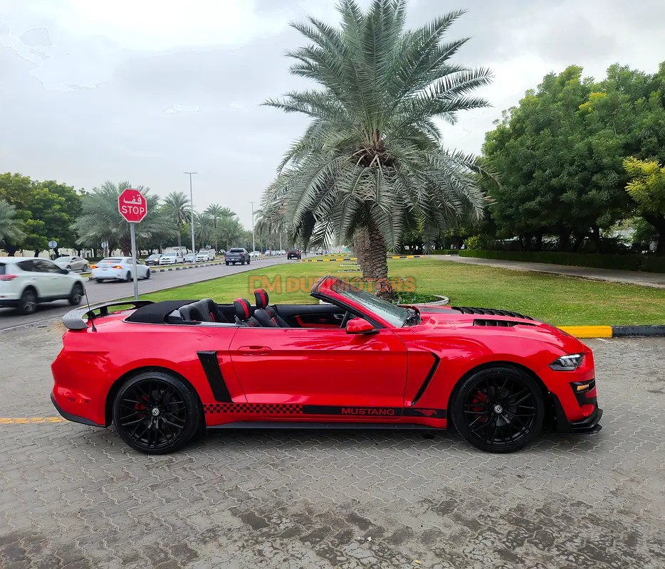 2023 Ford Mustang EcoBoost Premium for Sale in Dubai, photo 5 of 15