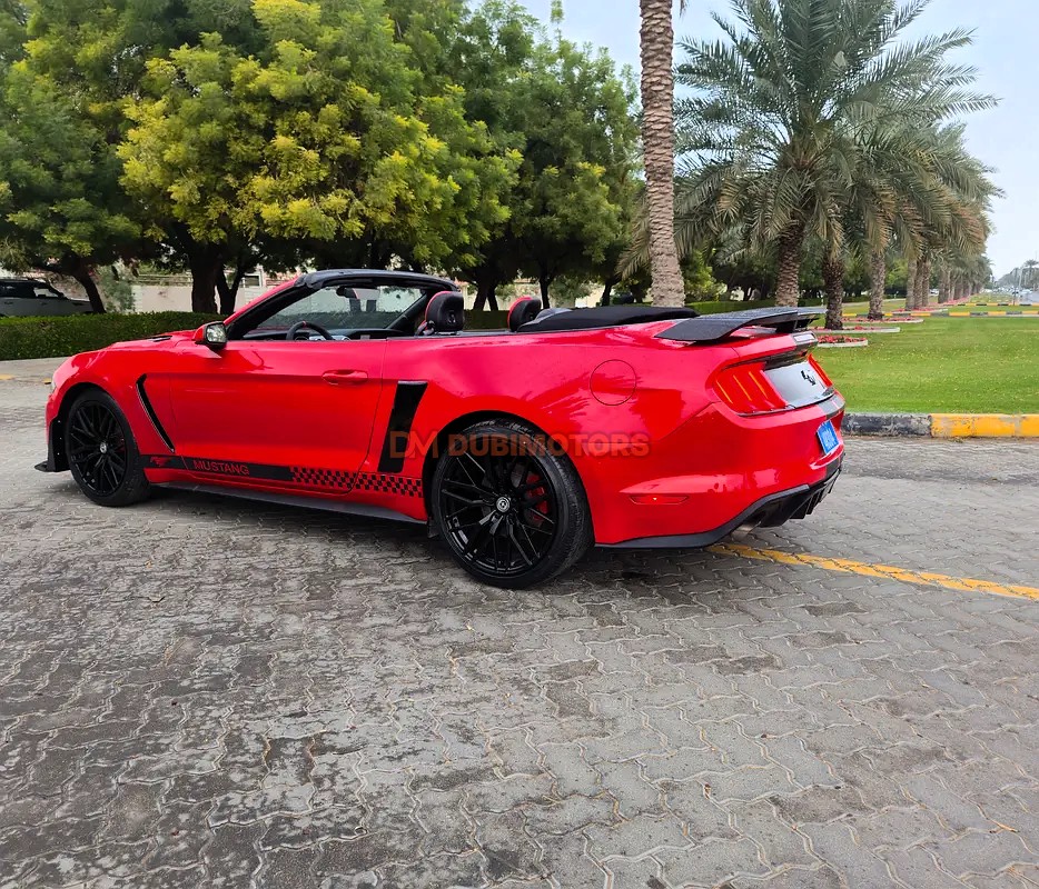 2023 Ford Mustang EcoBoost Premium for Sale in Dubai, photo 11 of 15