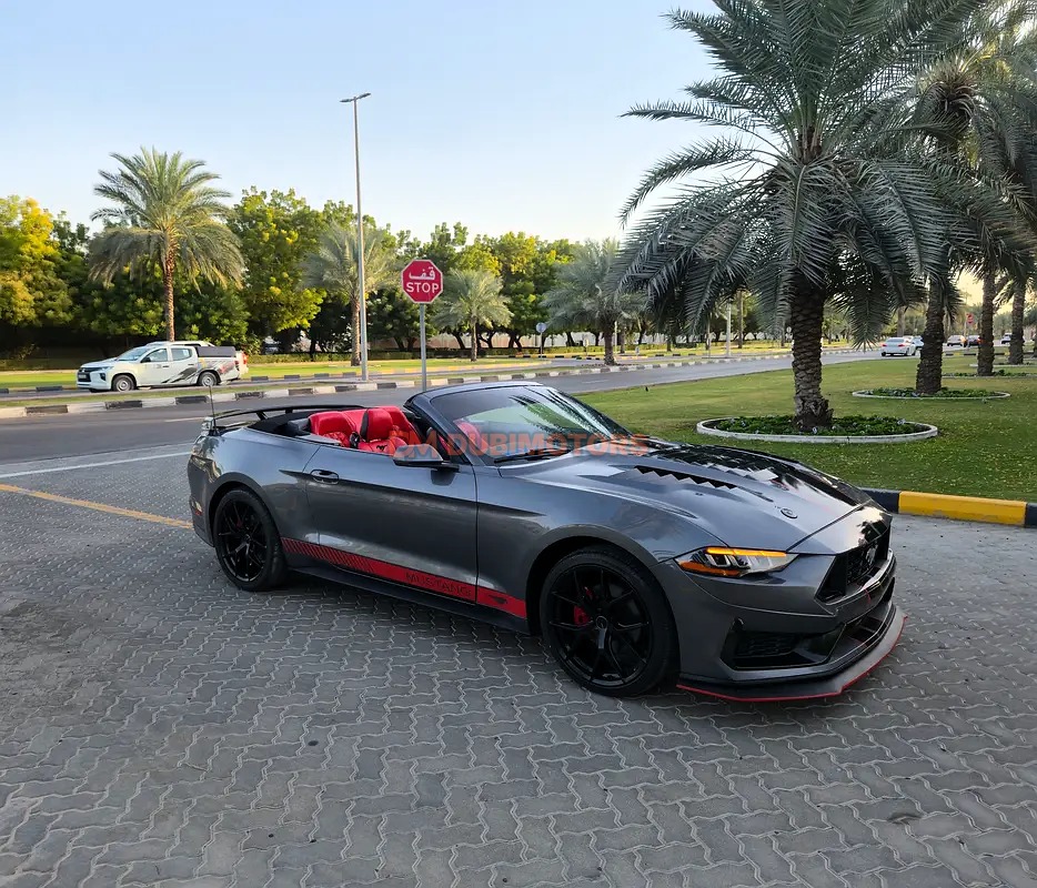 2023 Ford Mustang EcoBoost Premium for Sale in Dubai, photo 6 of 14