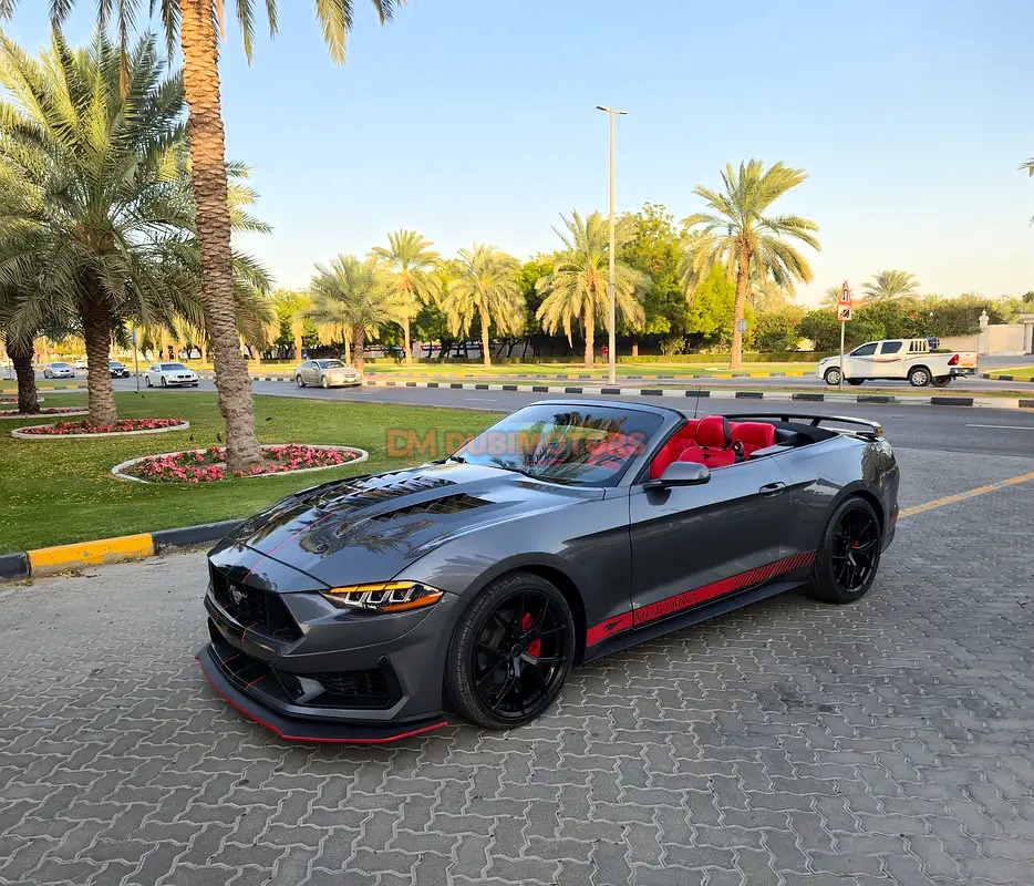 2023 Ford Mustang EcoBoost Premium for Sale in Dubai, photo 8 of 14