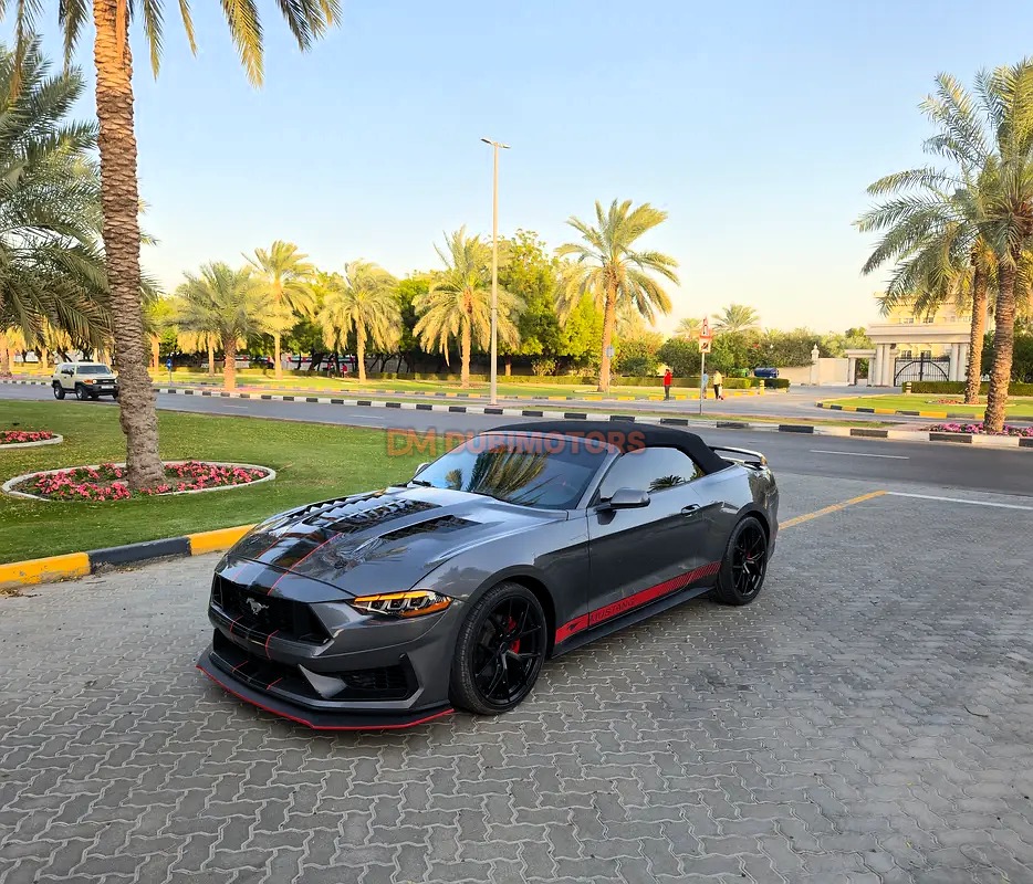 2023 Ford Mustang EcoBoost Premium for Sale in Dubai, photo 12 of 14