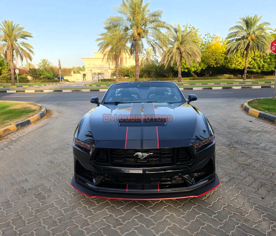 2025 Ford Mustang EcoBoost Premium for Sale in Dubai, photo 8 of 13