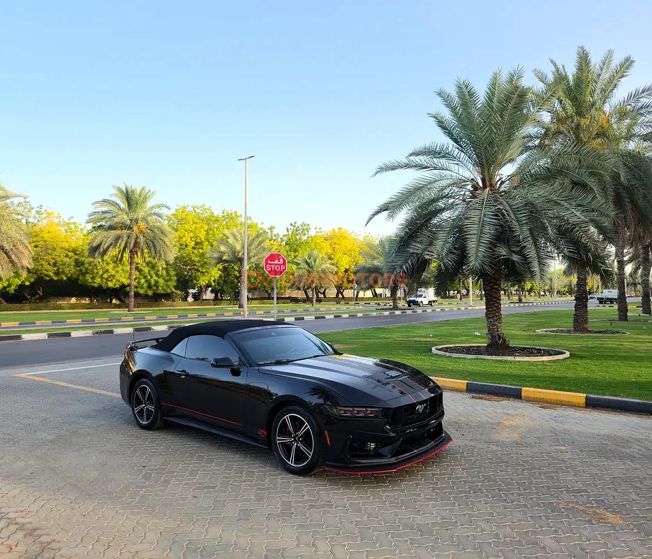 2025 Ford Mustang EcoBoost Premium for Sale in Dubai, photo 13 of 13