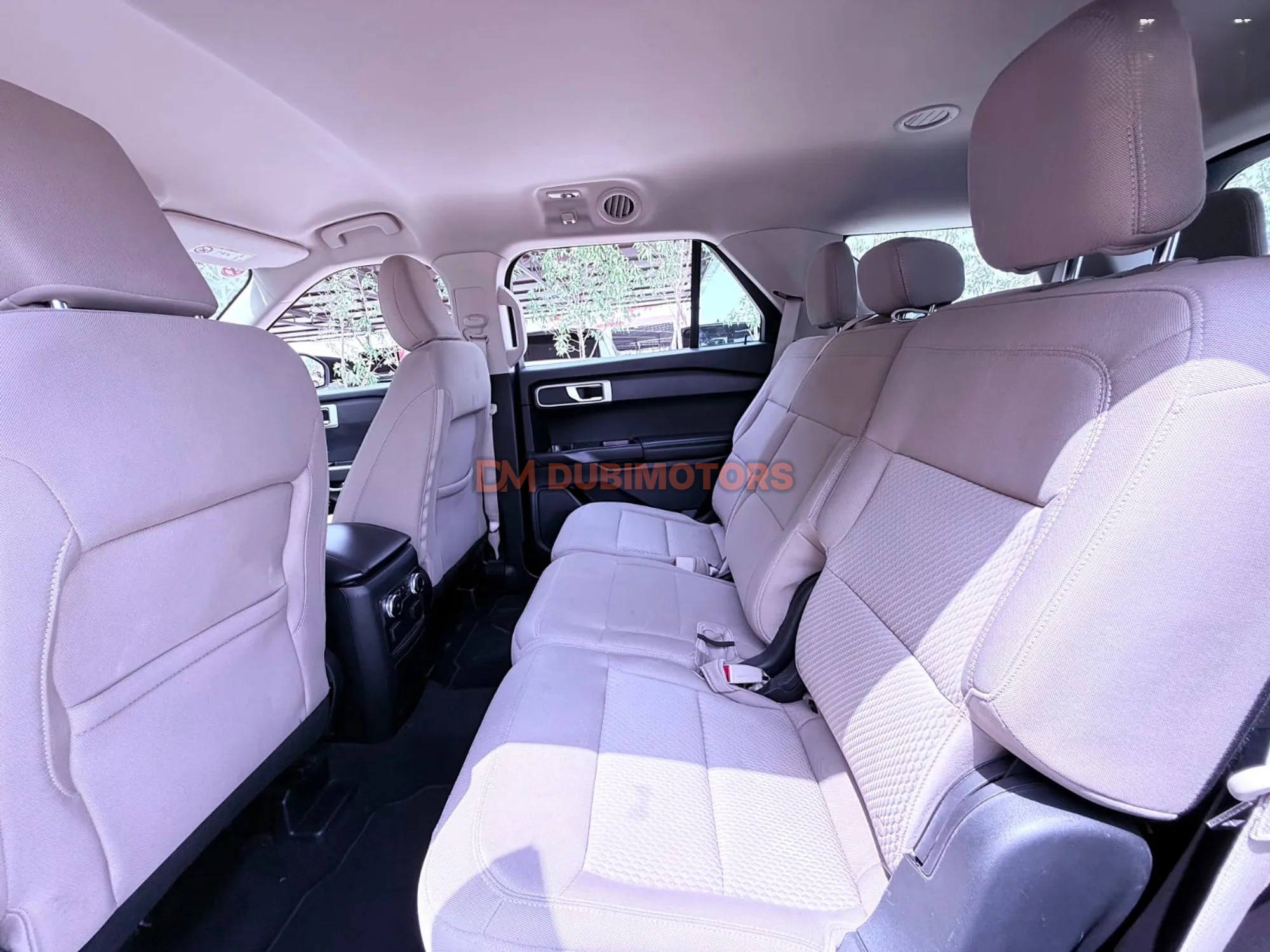 2021 Ford Explorer Base for Sale in Sharjah, photo 6 of 10