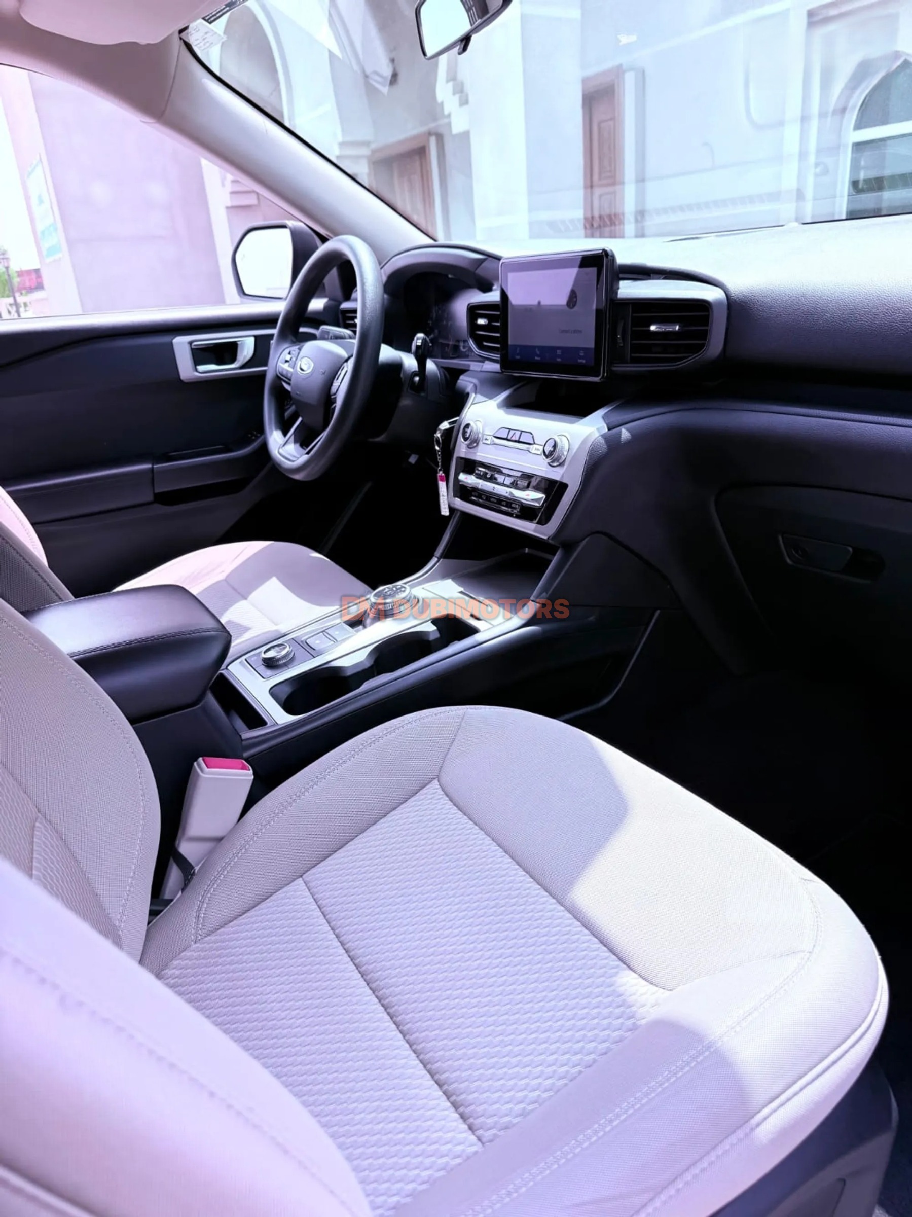 2021 Ford Explorer Base for Sale in Sharjah, photo 7 of 10