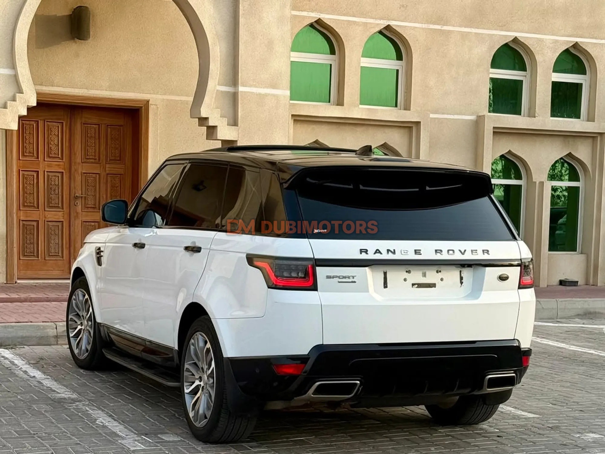 2018 Land Rover Range Rover Sport SE for Sale in Sharjah, photo 3 of 14