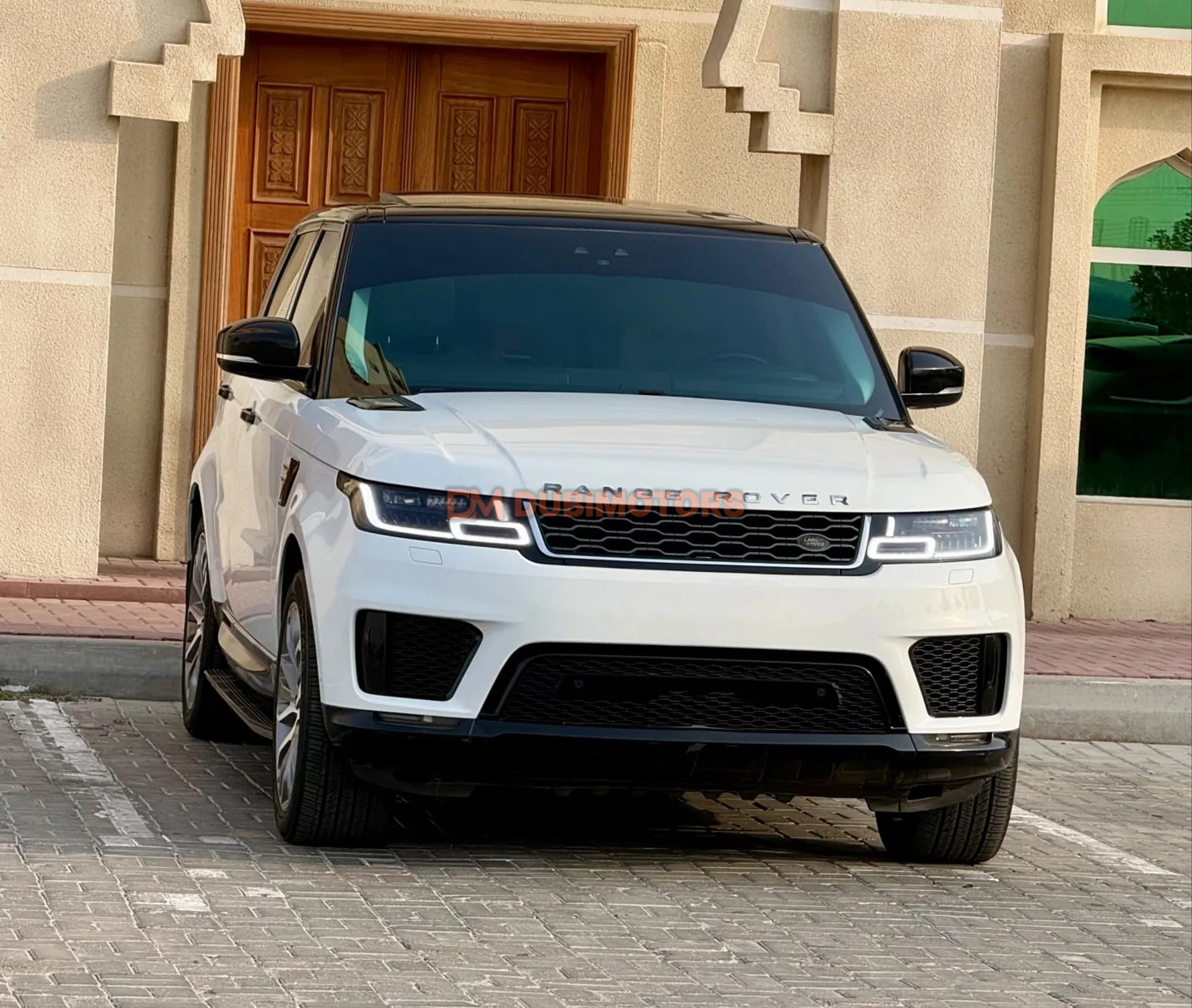 2018 Land Rover Range Rover Sport SE for Sale in Sharjah, photo 9 of 14