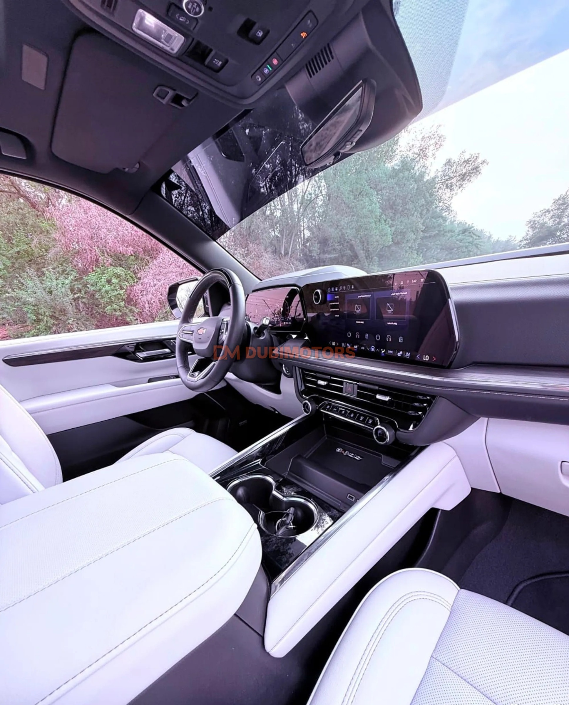 2025 Chevrolet Tahoe Premier for Sale in Sharjah, photo 10 of 13