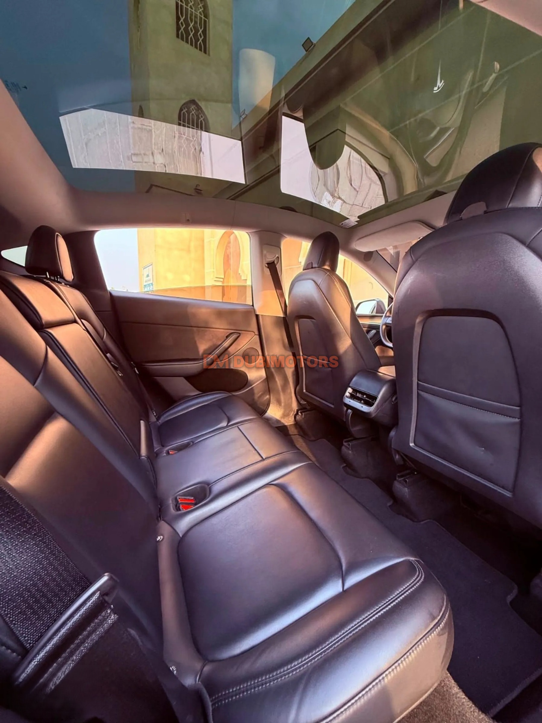 2022 Tesla Model Y Standard Range for Sale in Sharjah, photo 8 of 12