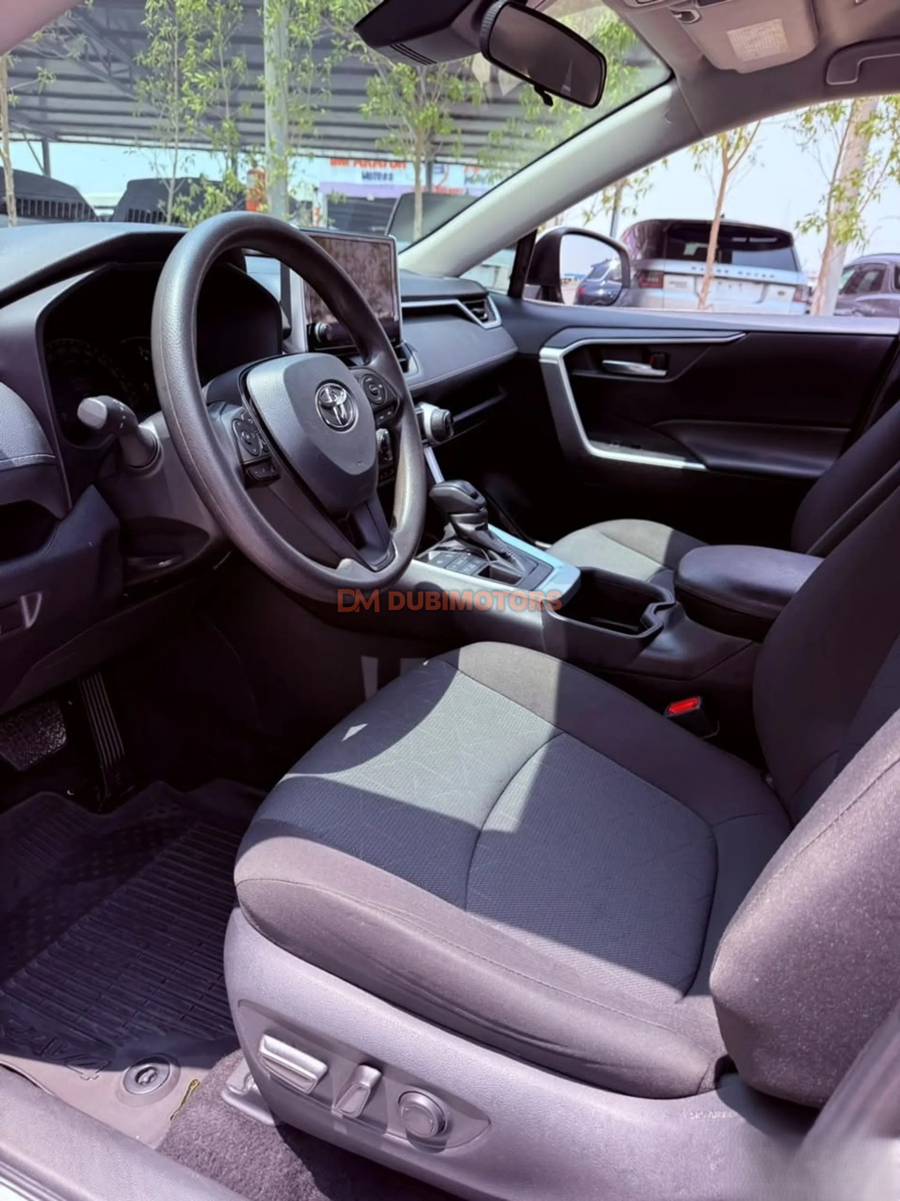 2024 Toyota RAV4 XLE for Sale in Sharjah, photo 10 of 12