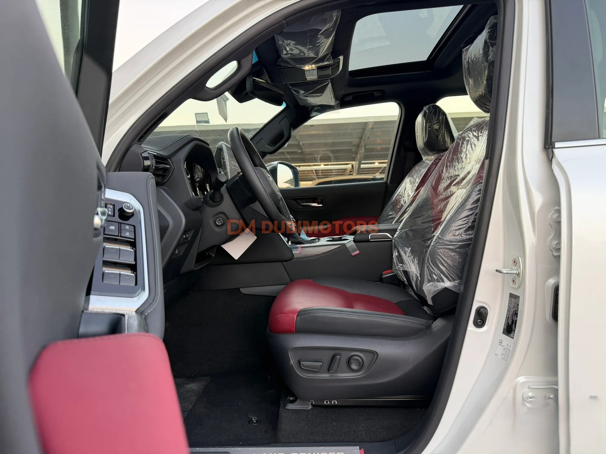 2026 Toyota Land Cruiser VX-R for Sale in Ajman, photo 14 of 15