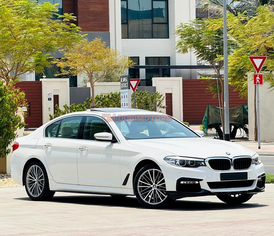 2017 BMW 5 Series 530i for Sale in Dubai, photo 3 of 18