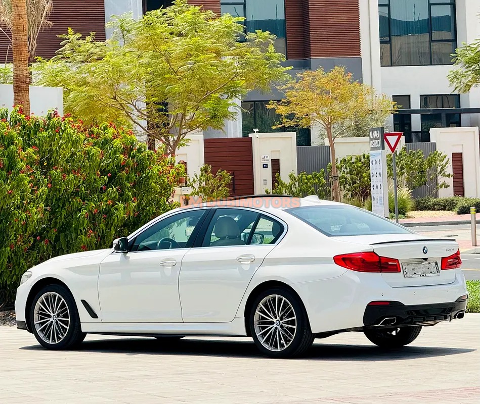 2017 BMW 5 Series 530i for Sale in Dubai, photo 4 of 18