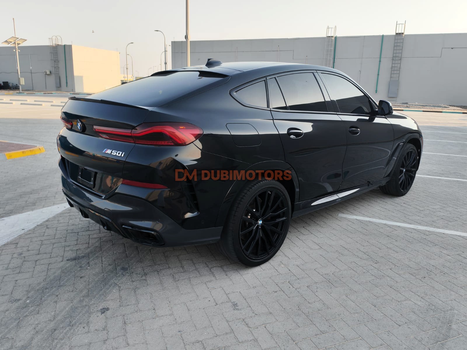 2022 BMW X6 M50i for Sale in Abu Dhabi, photo 3 of 18