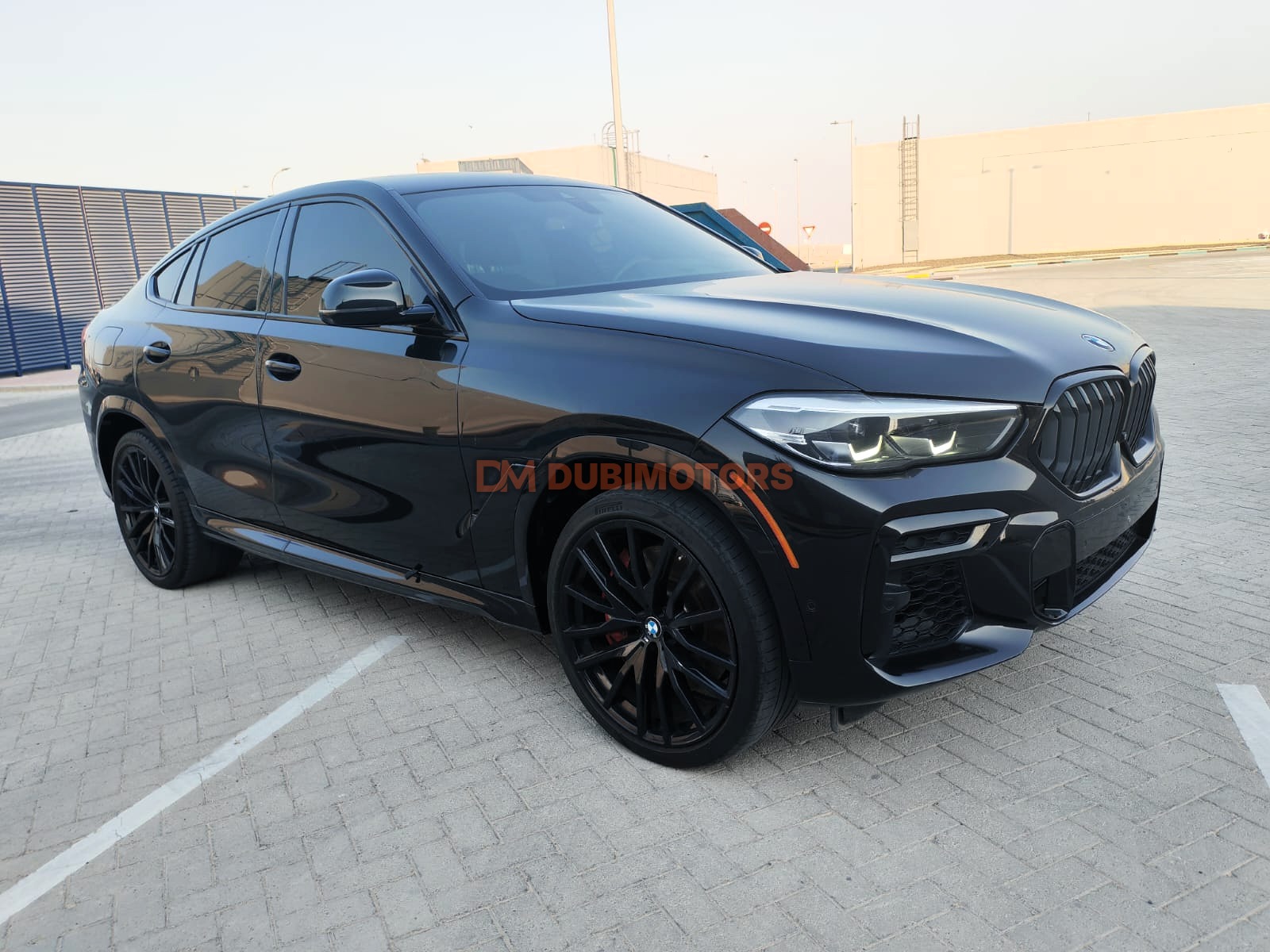 2022 BMW X6 M50i for Sale in Abu Dhabi, photo 5 of 18